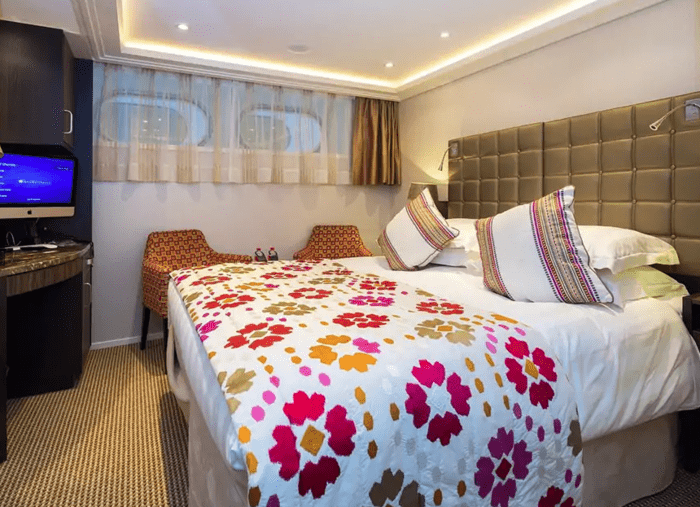 Amawaterways - Amalucia - stateroom D&E.png